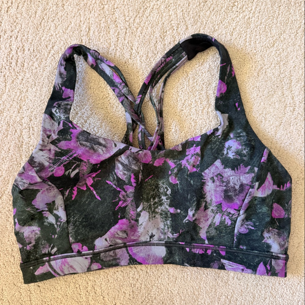 Lululemon sports bra